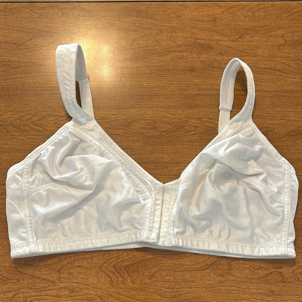 UNBRANDED BRA (NWOT)